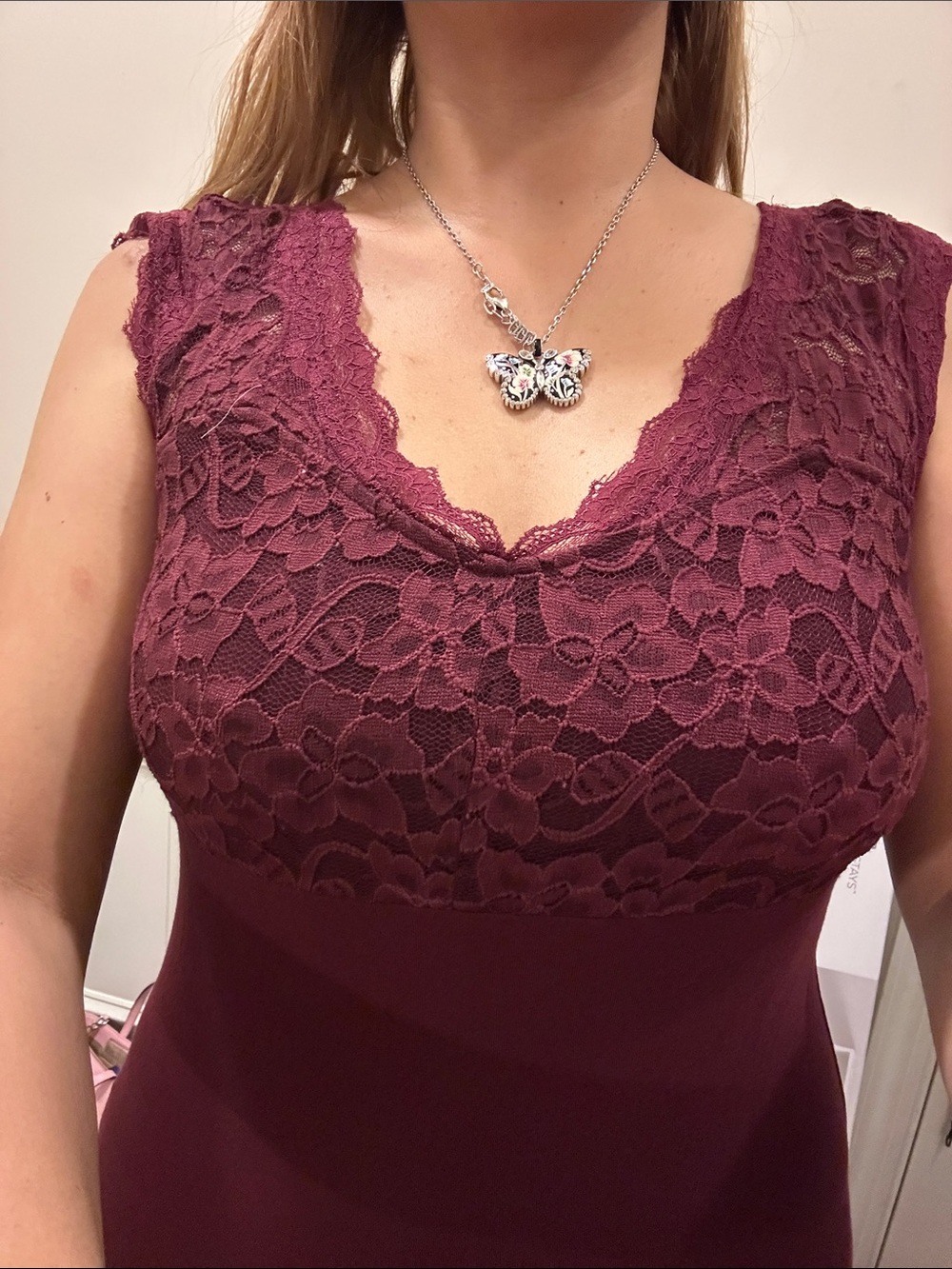 Express Lace Trim V-Neck Sleeveless Top in Wine
